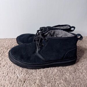 UGG Lined Chukka Boots Mens 10 Black Suede Ankle Lace Up Logo
